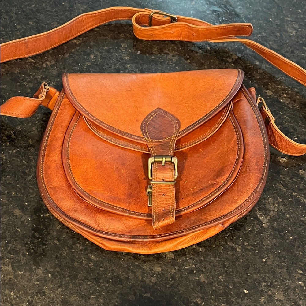 Vintage Tan Leather Crossbody Bag - Picture 1 of 9